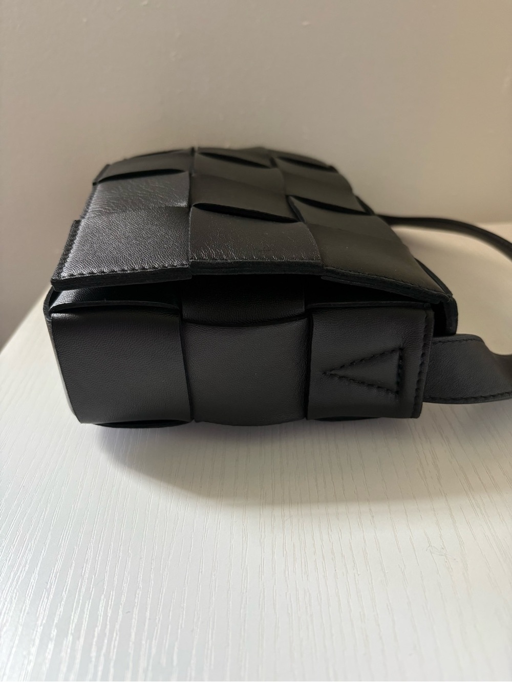 Bottega Veneta Cassette Black Crossbody Bag EUC - Picture 7 of 16